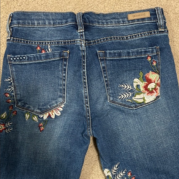 Blank NYC Floral Embroidered Cropped Jeans - Picture 5 of 6